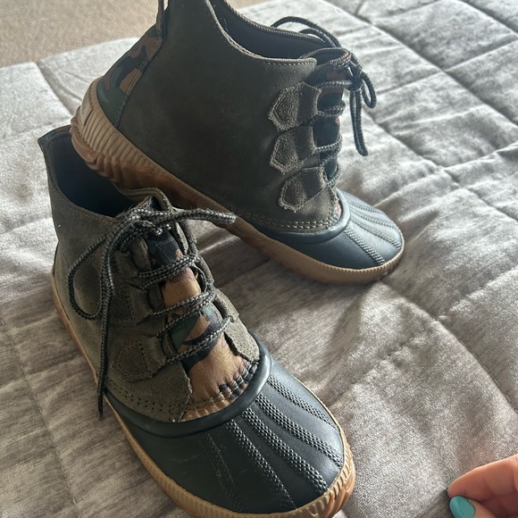 SOREL Camo Ankle Booties 100% waterproof size 9 EUC - Picture 7 of 9